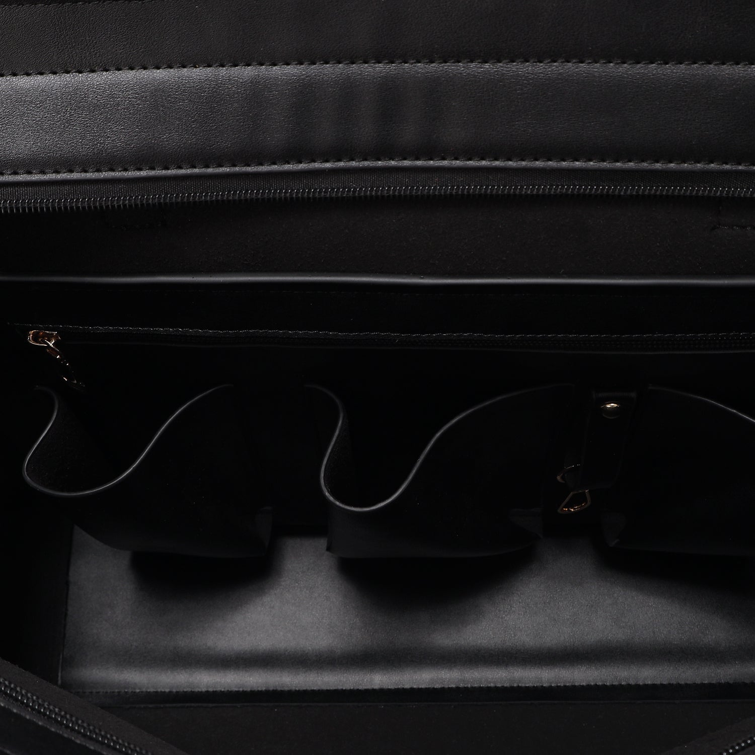 Large Basic Tote With a Zipper