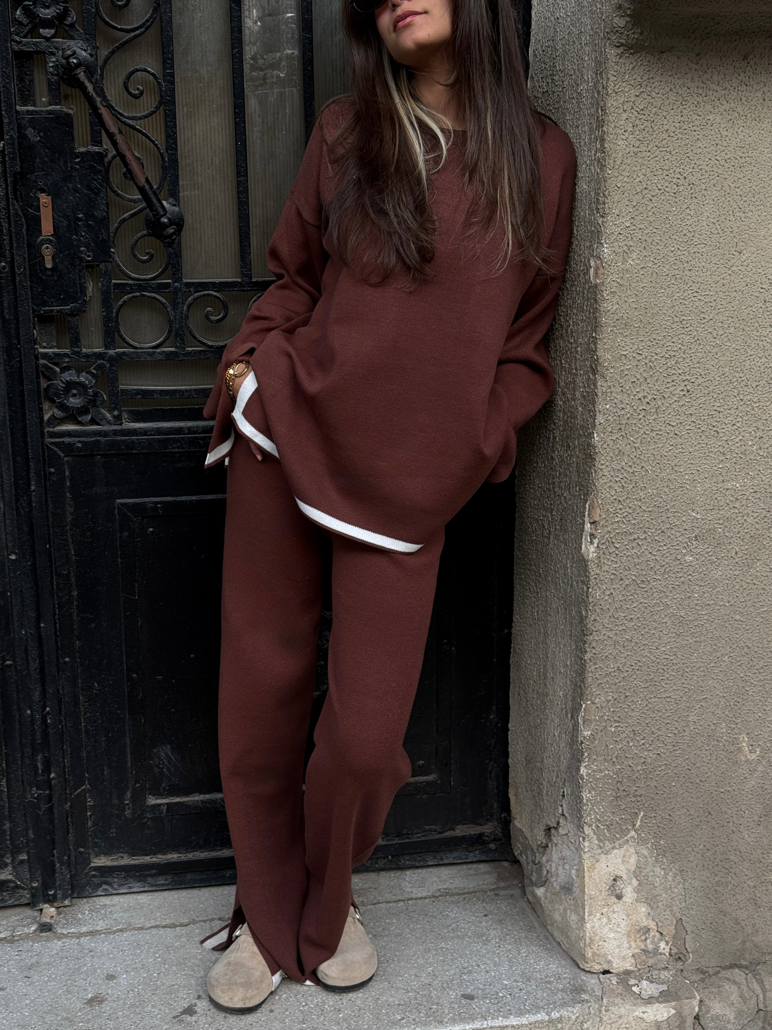 Brown x White | knit Set