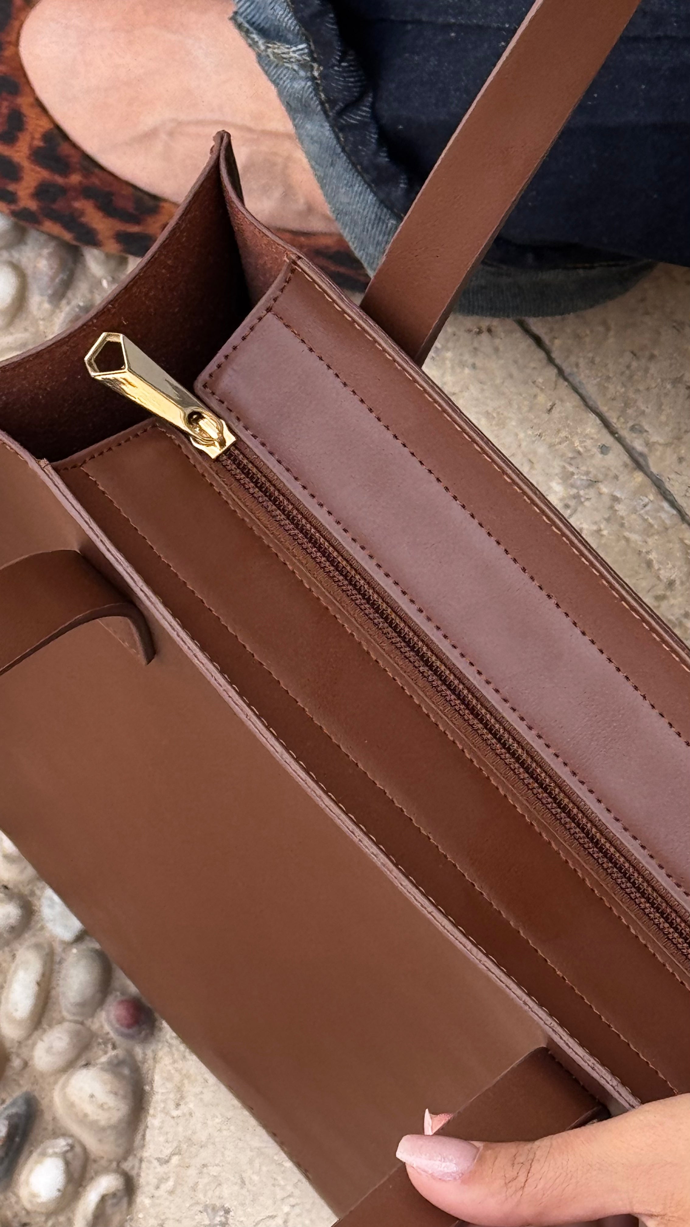 Basic Tote With a Zipper(New ✨)