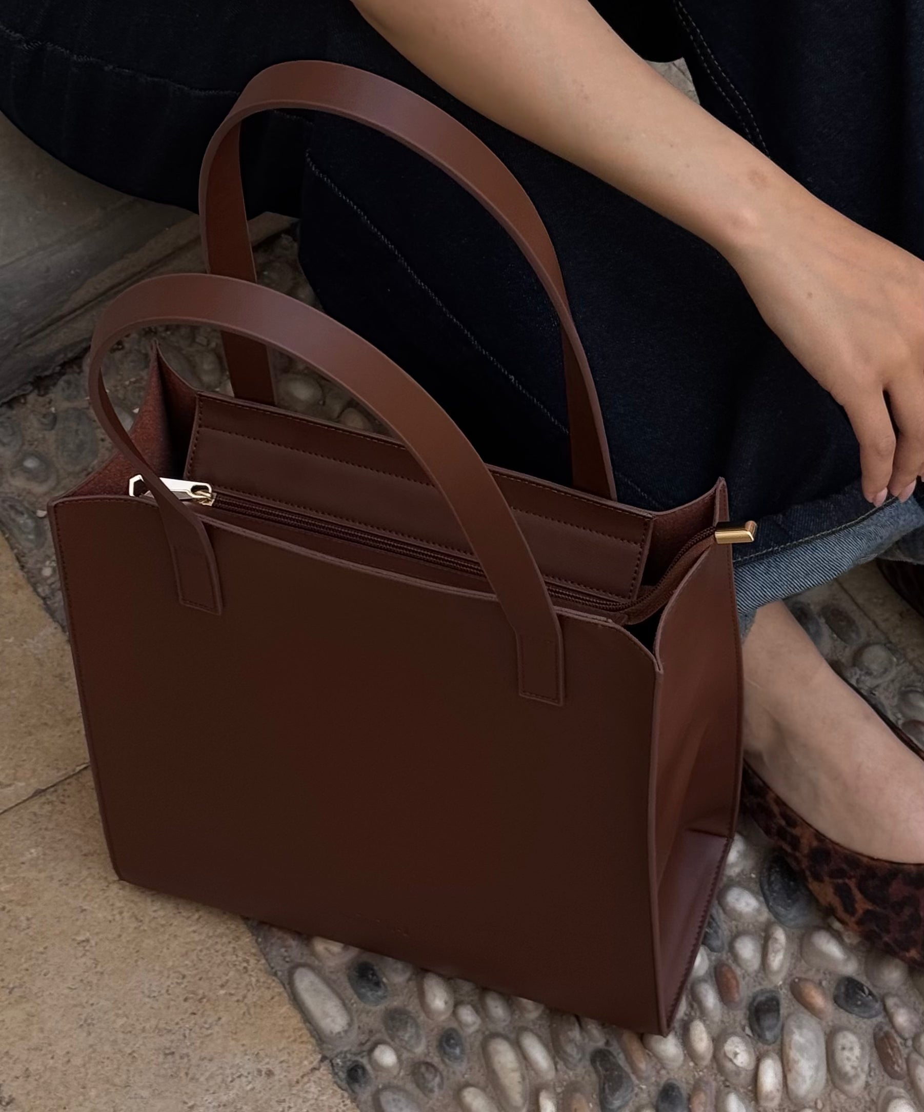 Basic Tote With a Zipper(New ✨)