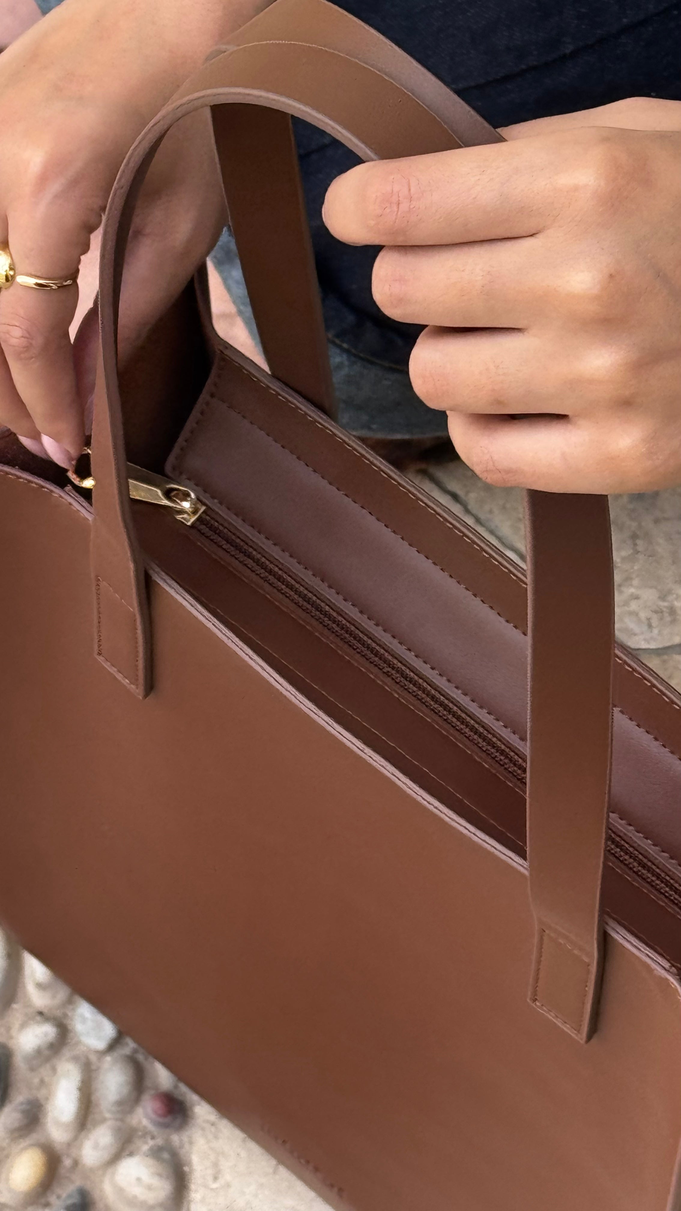 Basic Tote With a Zipper(New ✨)