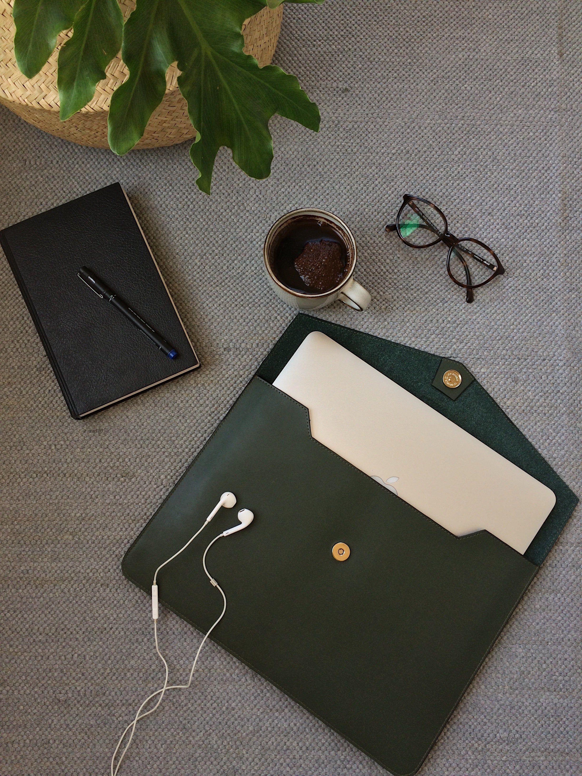 Olive Green | Envelope Laptop Sleeve