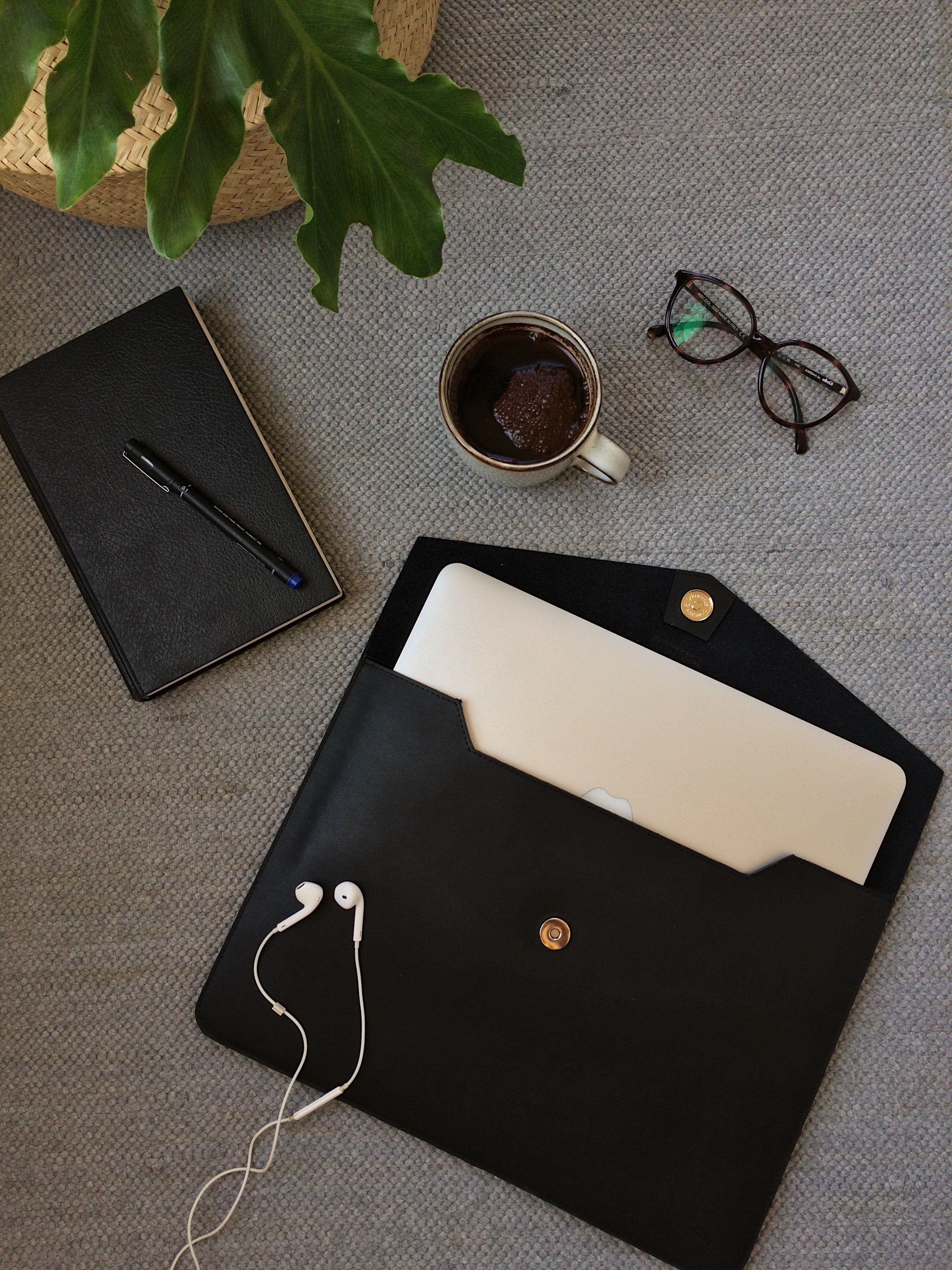 Black | Envelope Laptop Sleeve